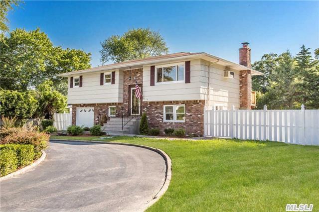 446 Pine Dr, Brightwaters, NY 11718 photo 1