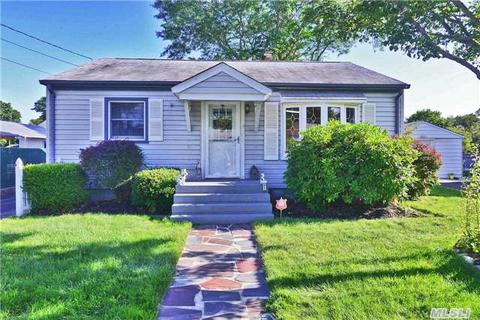 94 Franklin St, Patchogue, NY 11772 photo 1