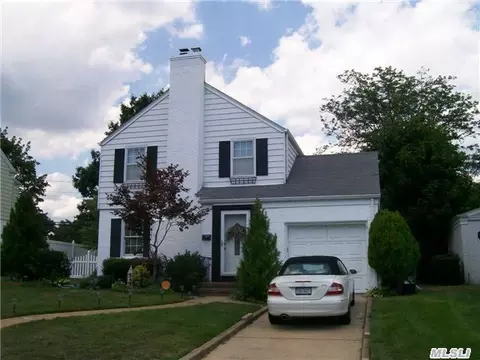455 Devonshire Rd, Baldwin, NY 11510 photo 1