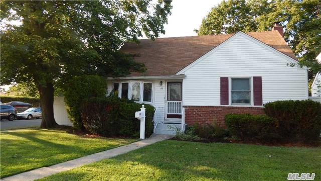 20 Audrey Ave, Plainview, NY 11803 photo 1