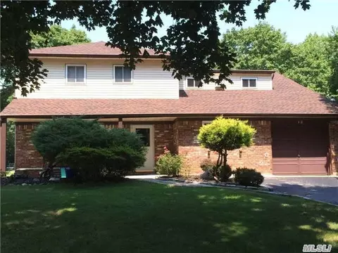 12 Candy Ln, Commack, NY 11725 photo 1