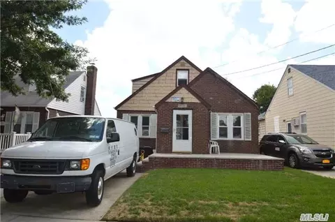 1027 Phoebe St, Franklin Square, NY 11010 photo 1