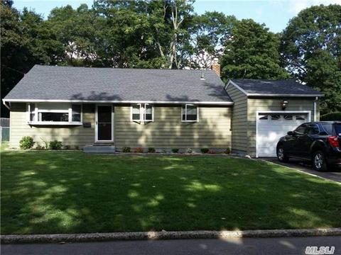 19 Marvin Ln, Commack, NY 11725 photo 1