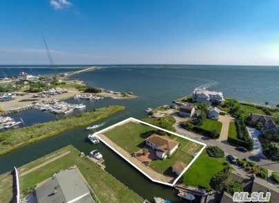 9 Gilbert Rd, Hampton Bays, NY 11946 photo 1