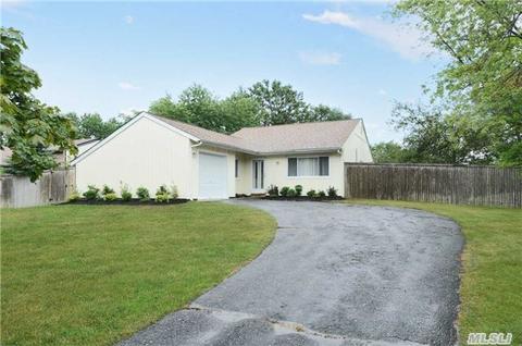 44 Mercury Ave, E. Patchogue, NY 11772 photo 1