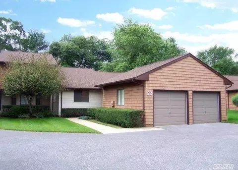 22 Ashley Cir, Commack, NY 11725 photo 1