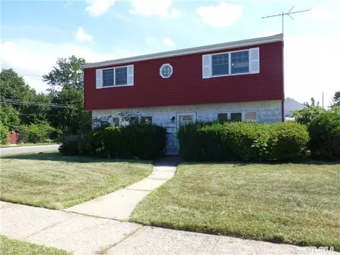 21 Park Ln, Bethpage, NY 11714 photo 1