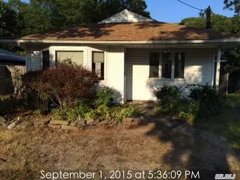 27 Stackyard Dr, Mastic Beach, NY 11951 photo 1
