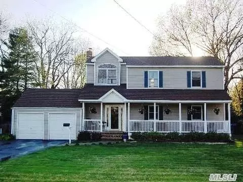 2 Cranberry Dr, Islip, NY 11751 photo 1