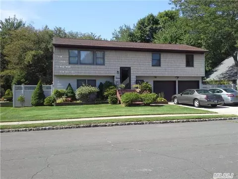 52 Cullen Ave, Islip, NY 11751 photo 1