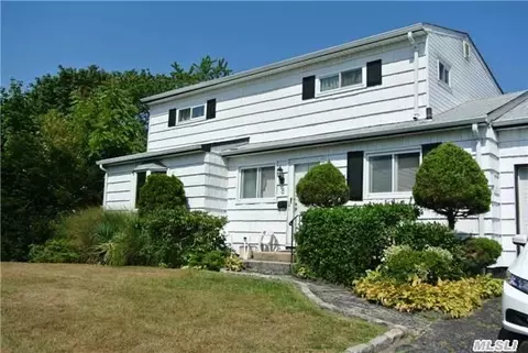 8 Charlotte Pl, Plainview, NY 11803 photo 1
