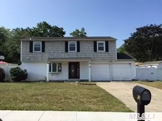 16 Eagle St, Selden, NY 11784 photo 1