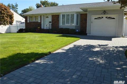 5 Ramsey Rd, Commack, NY 11725 photo 1