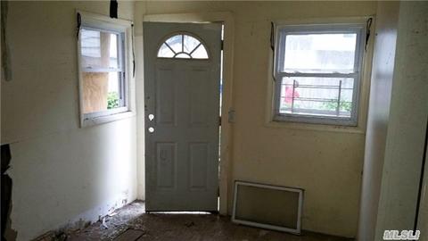 689 Eldert Ln, Brooklyn, NY 11208 photo 1