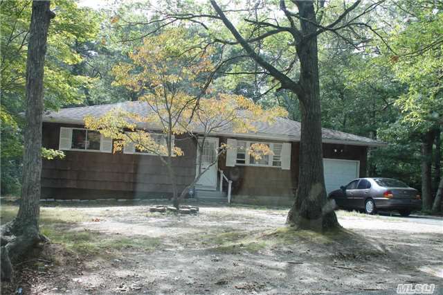 134 Clinton Ave, Mastic, NY 11950 photo 1
