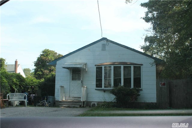 65 Overlook Dr, Mastic Beach, NY 11951 photo 1