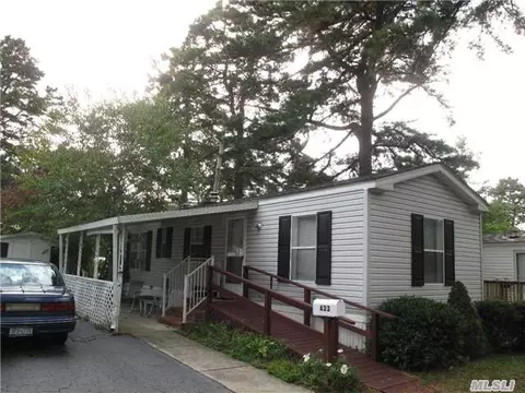 525 Riverleigha23, Riverhead, NY 11901 photo 1