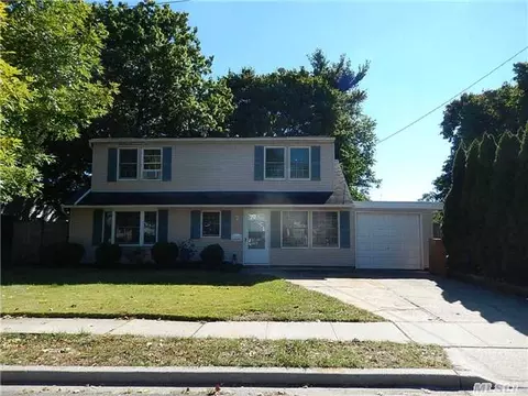 7 Eldorado Blvd, Plainview, NY 11803 photo 1