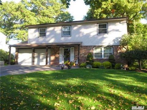 9 White Cliff Ln, Nesconset, NY 11767 photo 1