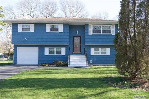 192 Main Ave, Mastic, NY 11950 photo 1