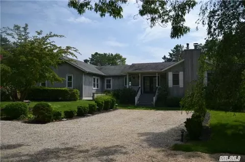 7 Wildwood Ln, Hampton Bays, NY 11946 photo 1