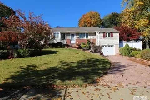 12 Northrop Ct, Commack, NY 11725 photo 1