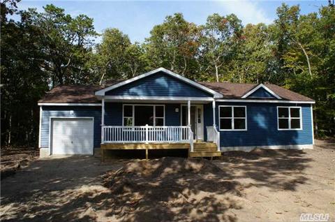 54 Gateway East Dr, Riverhead, NY 11901 photo 1
