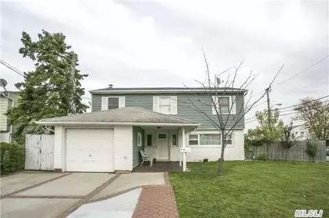 549 Guy Lombardo Ave, Freeport, NY 11520 photo 1