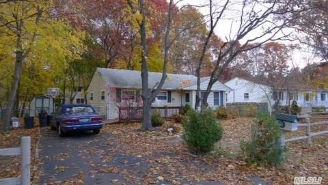 59 Iroquois Trl, Ridge, NY 11961 photo 1