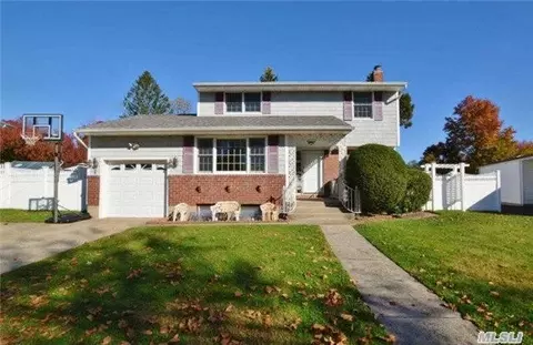 6 Romeo Ln, Commack, NY 11725 photo 1
