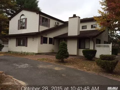16 Gaton Ln, Coram, NY 11727 photo 1