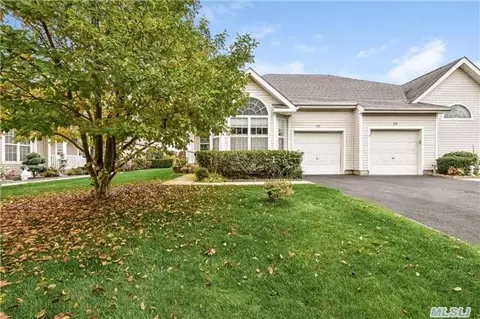 90 Saddle Lakes Dr, Riverhead, NY 11901 photo 1