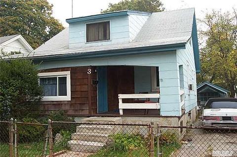 3 Searing St, Hempstead, NY 11550 photo 1