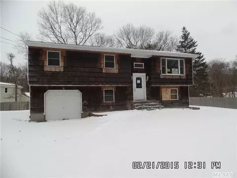6 Wills Ave, Mastic, NY 11950 photo 1