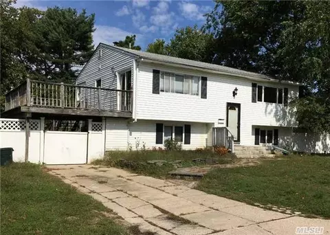 1 Weldon St, Islip, NY 11751 photo 1