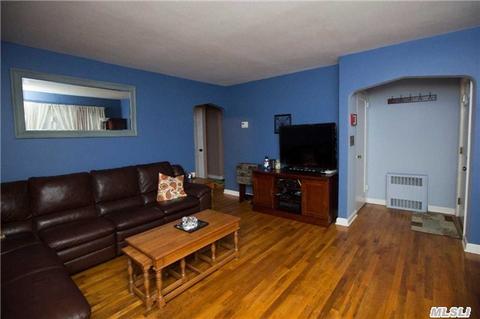 108 Vesper Ct, Babylon, NY 11702 photo 1
