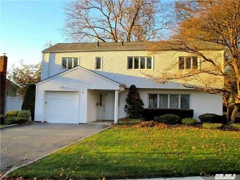 26 Toni Ct, Plainview, NY 11803 photo 1