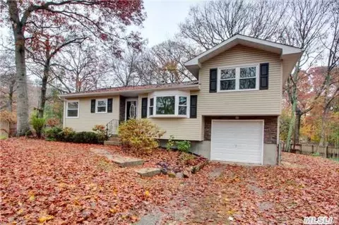15 Bolin Rd, Coram, NY 11727 photo 1