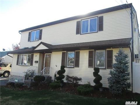 12 Tappan Ave, Babylon, NY 11702 photo 1