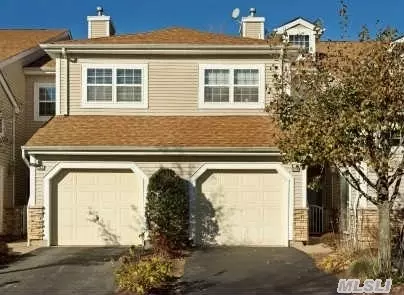 168 Carriage Ln, Plainview, NY 11803 photo 1