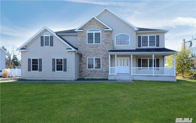 310 Burr Rd, Commack, NY 11725 photo 1