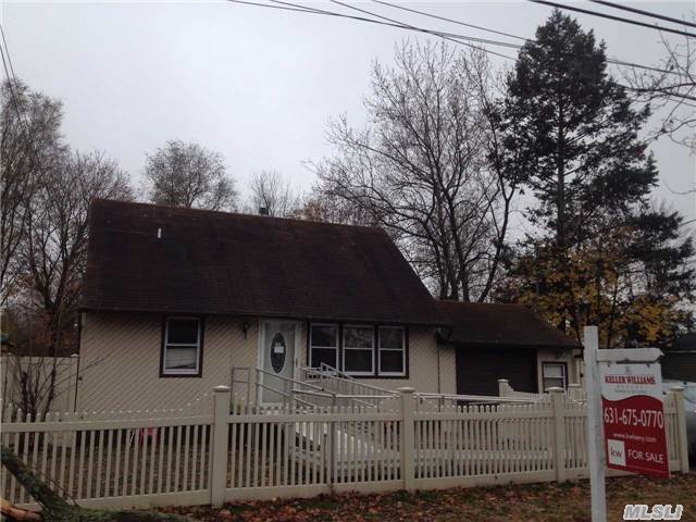 44 E Locust St, Central Islip, NY 11722 photo 1