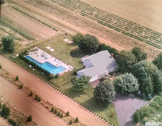 2820 Main Rd, Laurel, NY 11948 photo 1