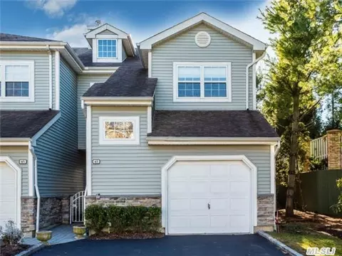 43 Carriage Ln, Plainview, NY 11803 photo 1