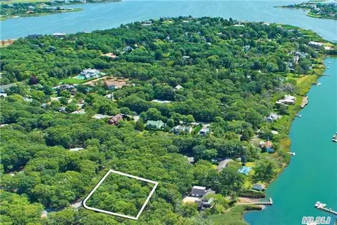 33 Hampton St, Westhampton Beach, NY 11978 photo 1