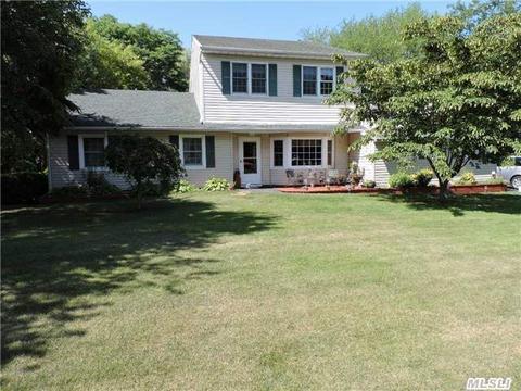 201 Beech St, Islip, NY 11751 photo 1