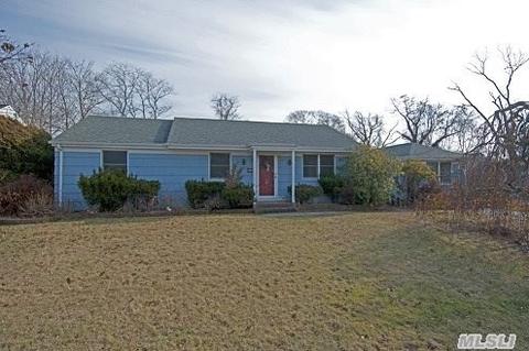 7 Surf Ave, Islip, NY 11751 photo 1