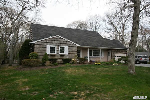 414 Davis Pl, Bethpage, NY 11714 photo 1