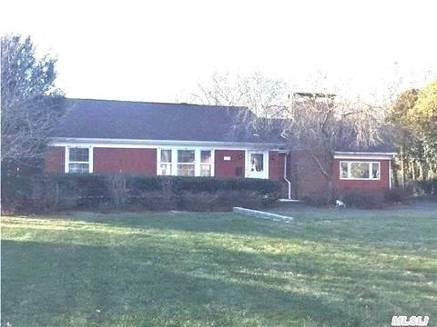 266 Hewlett Ave, E. Patchogue, NY 11772 photo 1