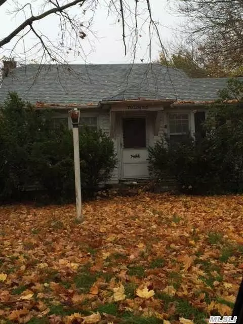 70 Log Rd, Patchogue, NY 11772 photo 1